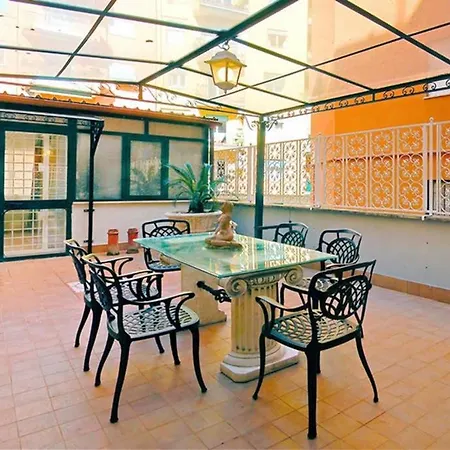 Vatican Luxury With Terrace - 7 People Apartment
